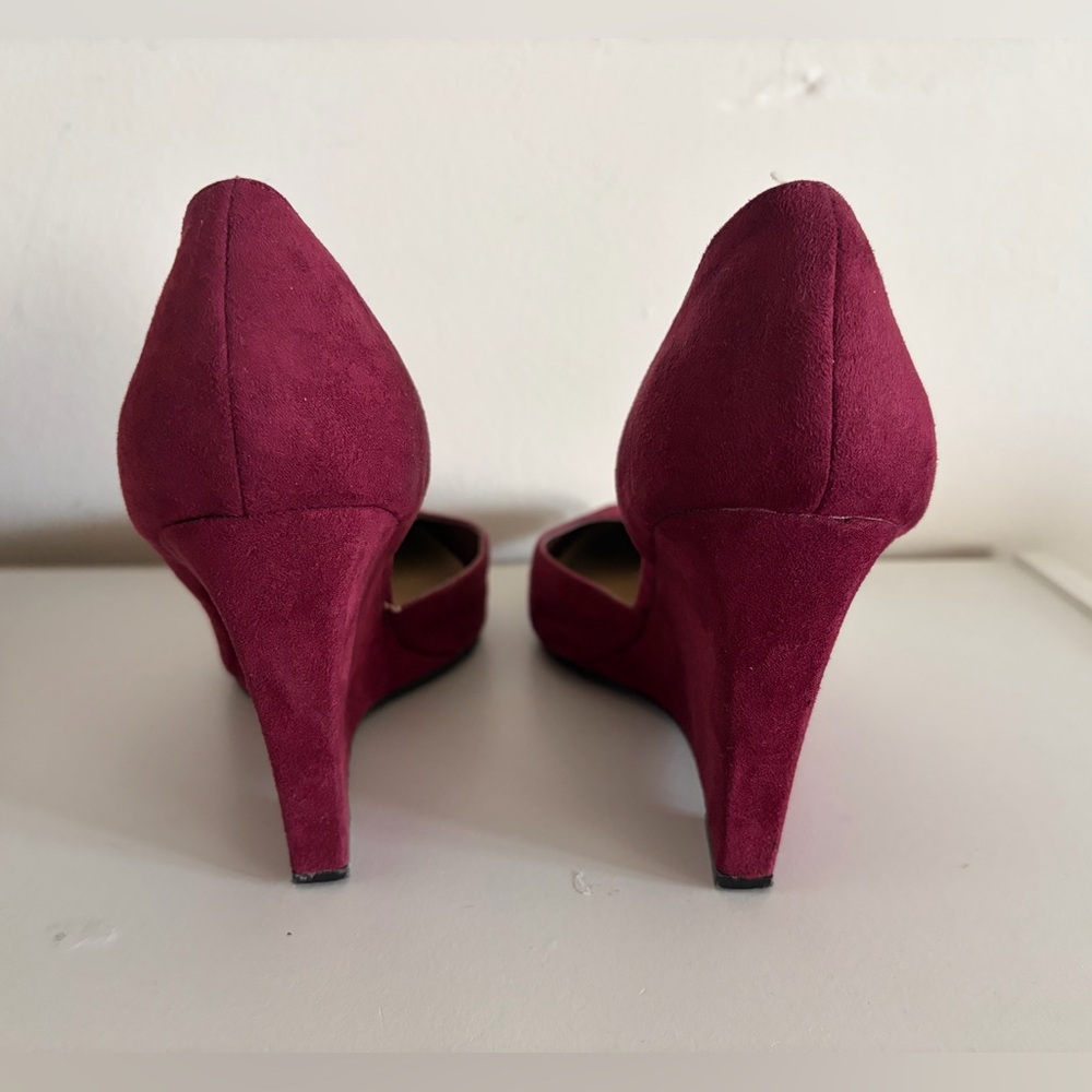 Shoe Dazzle Red Heels Elegant Suede Pumps - Picture 5 of 5